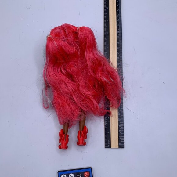 Vibe Girls Emma 2017 Doll With Pink & White Hair Red Outfit & Heels 9 Inches - Picture 6 of 7